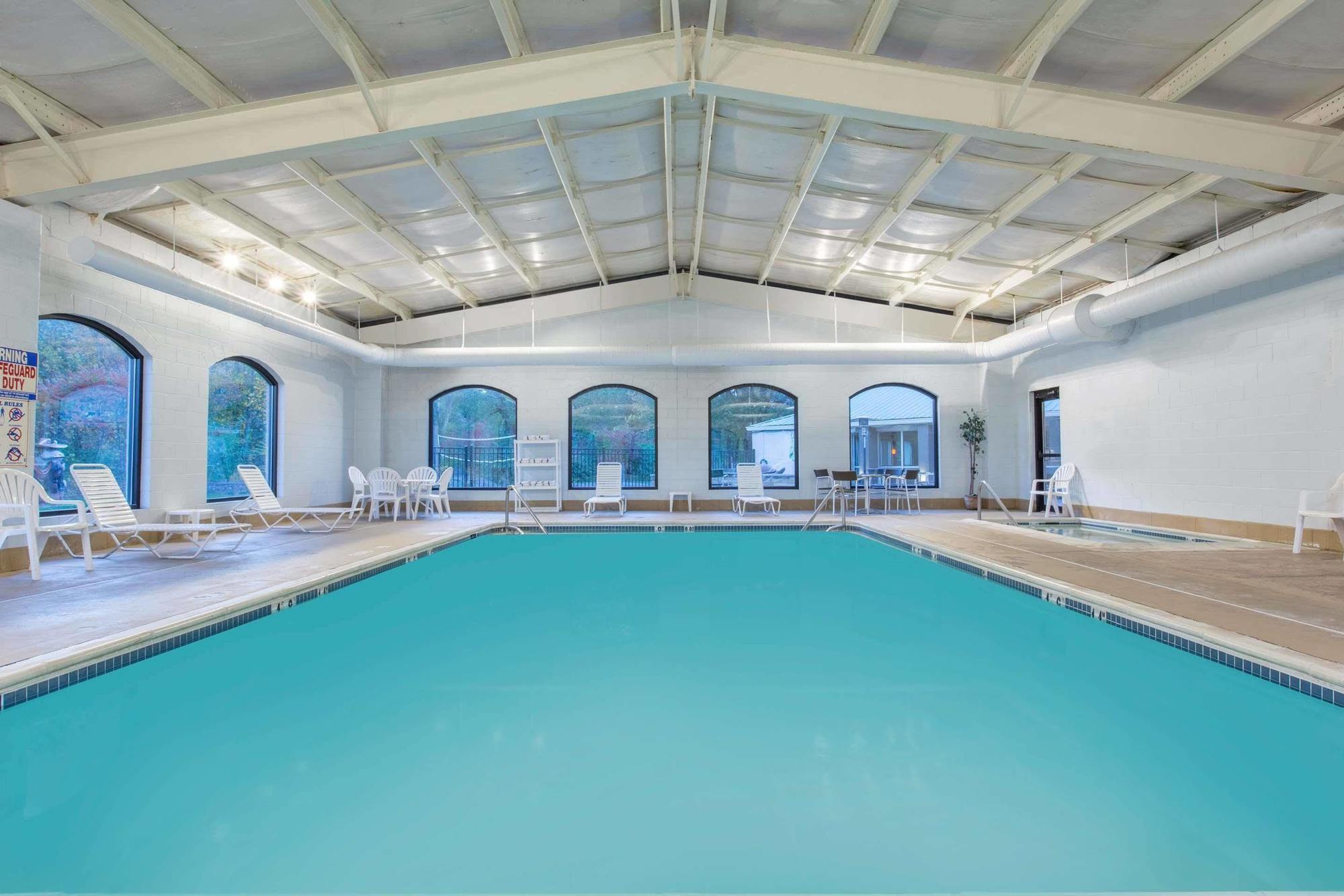 Baymont By Wyndham Bartonsville Poconos מראה חיצוני תמונה